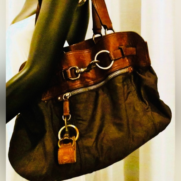 Gorgeous Miu Miu leather trimmed bag with cool hardware. Excellent condition - Picture 6 of 10